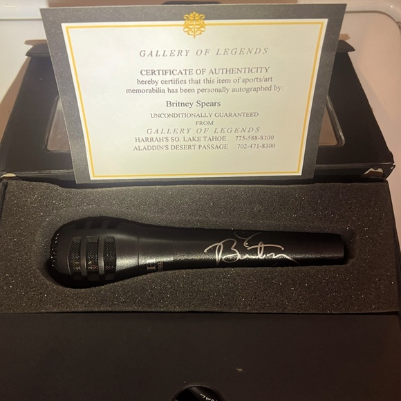 Authentic BRITNEY SPEARS Autographed Microphone w/ Certificate of Authenticity - Picture 3 of 4
